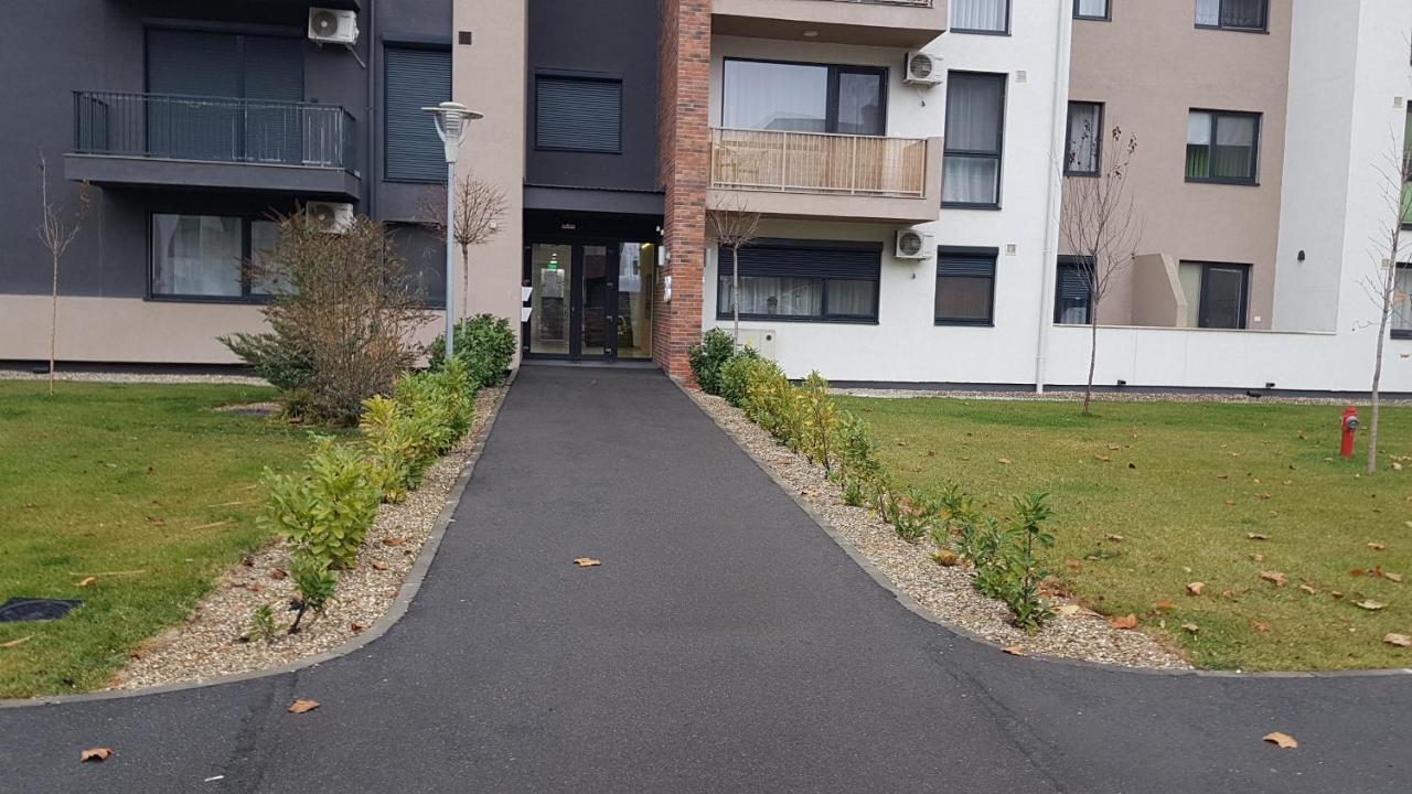 Confort Oradea Bagian luar foto